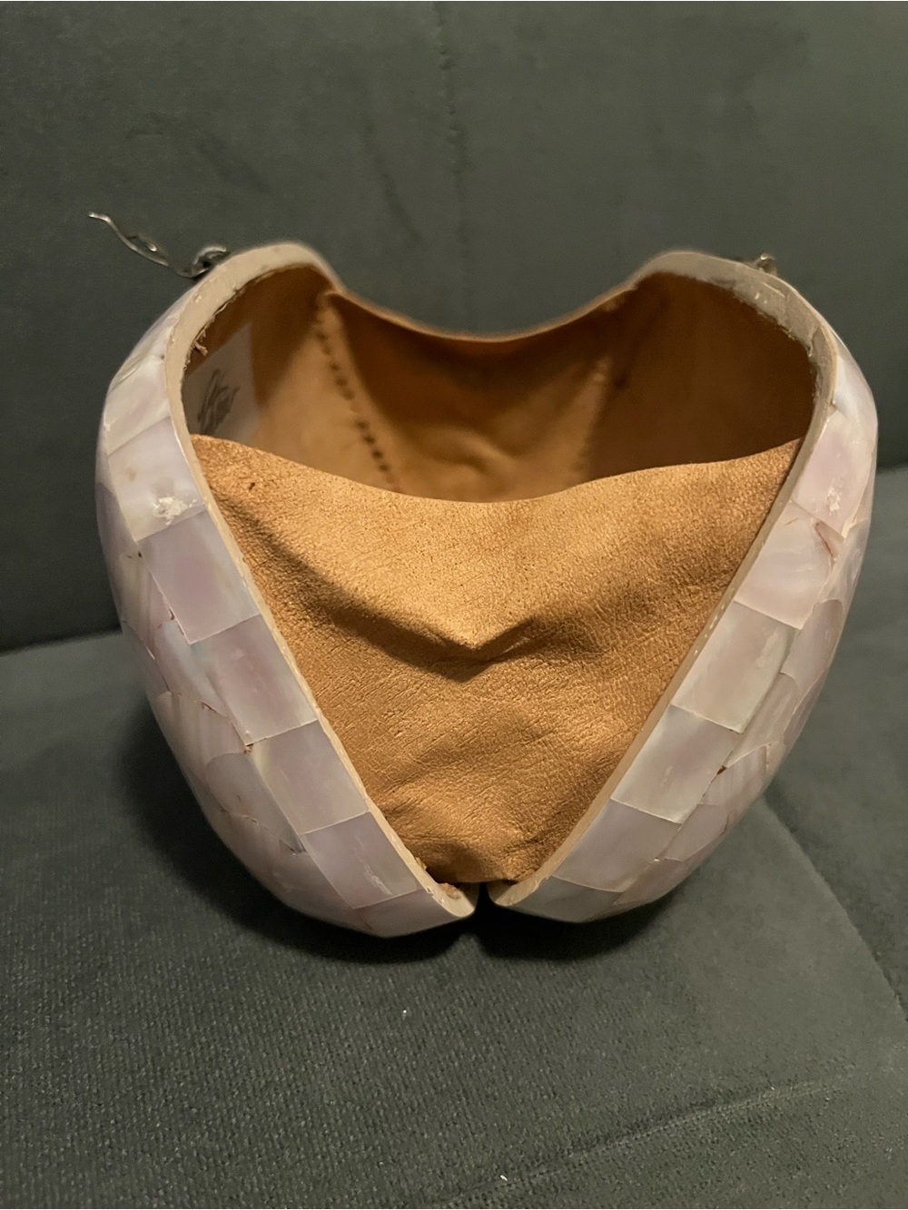 Patricia iridescent mother-of-pearl clutch - Elegant Evening Bag - Picture 7 of 8